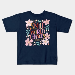 Smile and the world smiles with you Kids T-Shirt